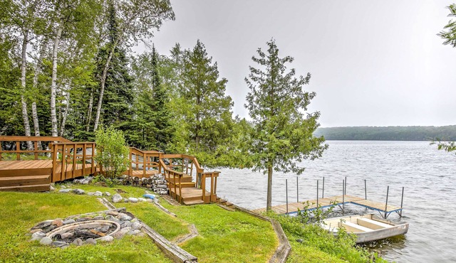 Chicagon Lakefront Cabin: Private Sauna & Dock with Rowboat - Near Ski Brule