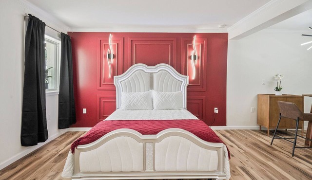 Clair de Lune Studio A Charming Kokomo Stay