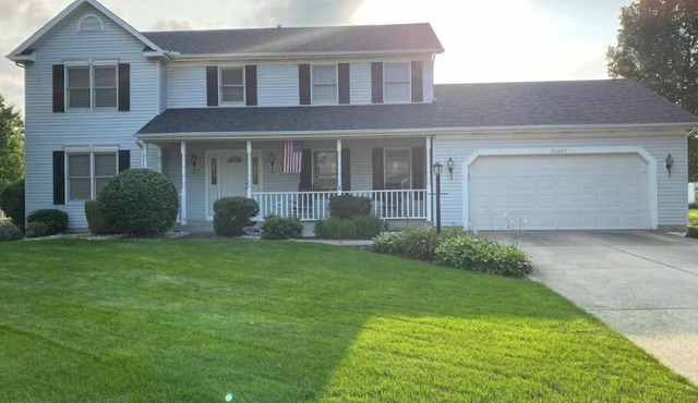 Clean newly updated 4 bedroom in quiet Granger