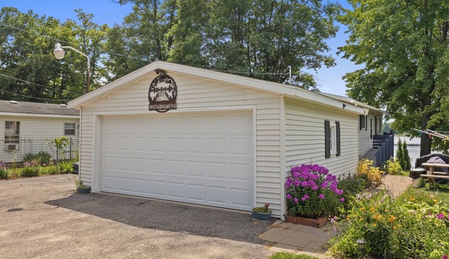 Coady Lakefront Bliss - 4BR - Hot Tub - Boat - Kayak