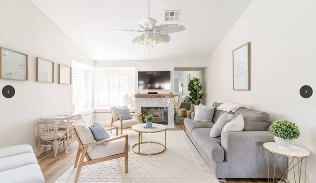 Coastal Chic 3 Bdrm House w/Brand New SALTWATER Pool - Walk to Tennis Garden