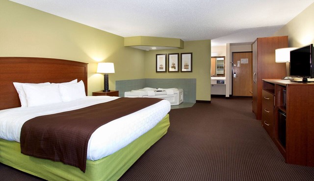Cobblestone Hotel & Suites – Wisconsin Rapids