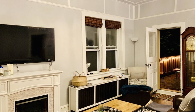 Comfort, space, and ideal location = a Grand Time On Grand!