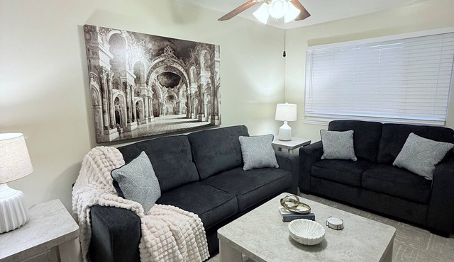 Comfortable 4BR Retreat Close to DTW, Hospitals & Expressways