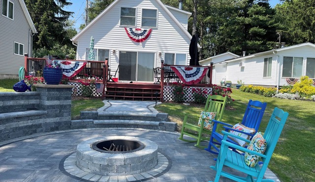 Cottage on all sports lake! Boat, ski, bonfire, fish, kayak, paddle boat, RELAX!