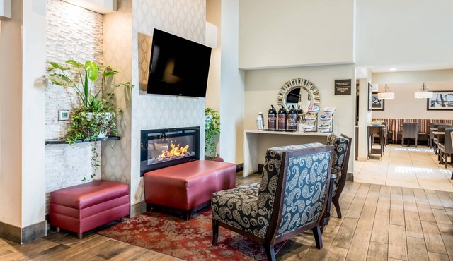 Country Inn & Suites by Radisson, Grandville-Grand Rapids West, MI
