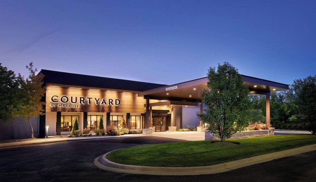 Courtyard by Marriott Chicago Highland Park/Northbrook