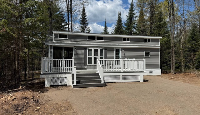 Cozy 1 1/2-bedroom, 4 Bed Tiny House with Gas Heat/AC, WiFi ATV/Snowmobile