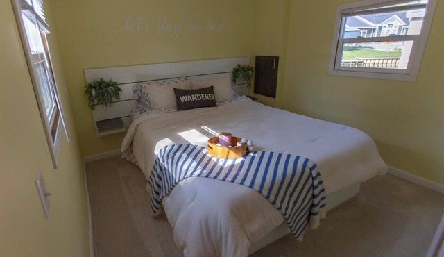 Cozy 1-bedroom mobile home on the beautiful Crooked lake