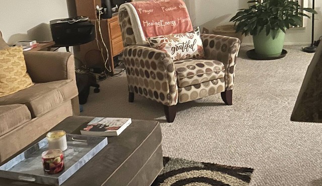Cozy 1-bedroom apartment with AC in serene Farmington Hills