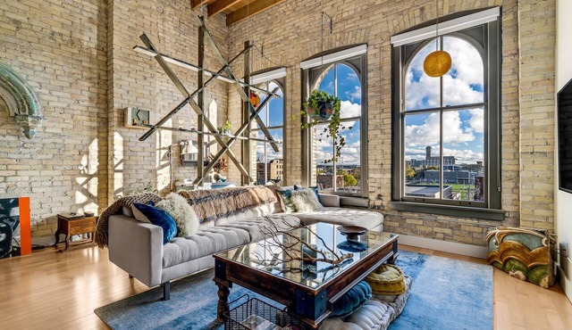 Cozy 1BD w/View in Walker's Point, Free Parking