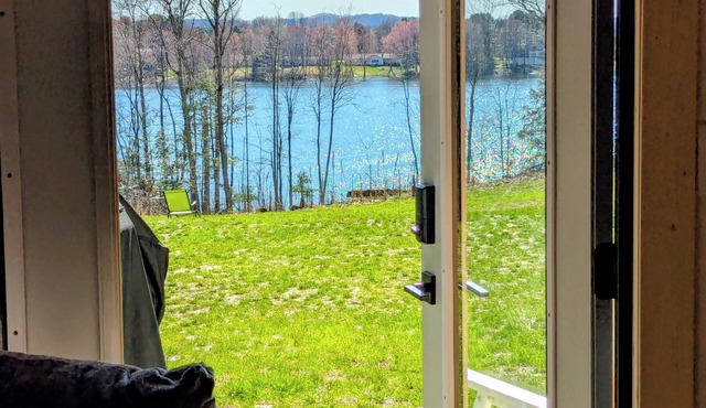 Cozy 2 Bedroom Cabin in Serene Bellaire/Alden with LakeViews-Bumbleebee Bungalow
