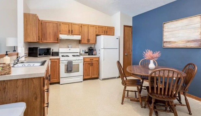 Cozy 3 Bedroom Home With Attached 1 Stall Garage!