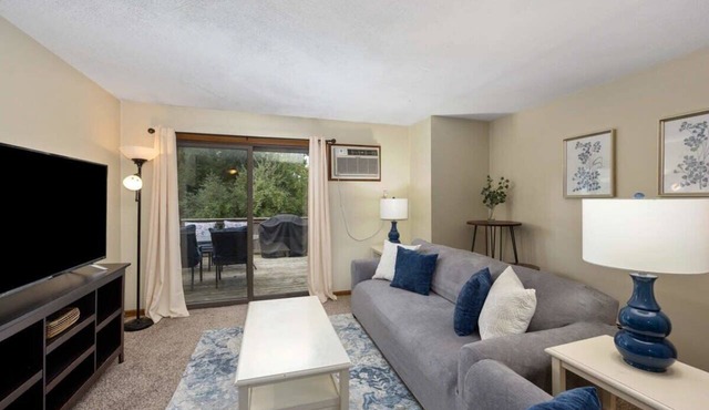 Cozy apartment near Lake Bella Vista