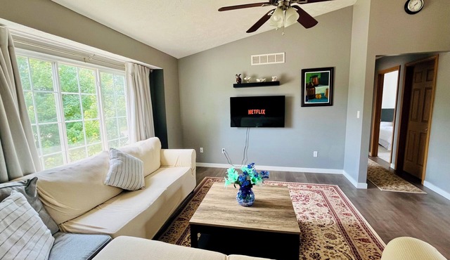 Cozy & clean 4BD house in Grand Rapids