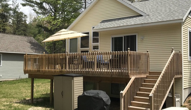 Cozy Cottage w/Wifi-and private Lake Michigan beach access