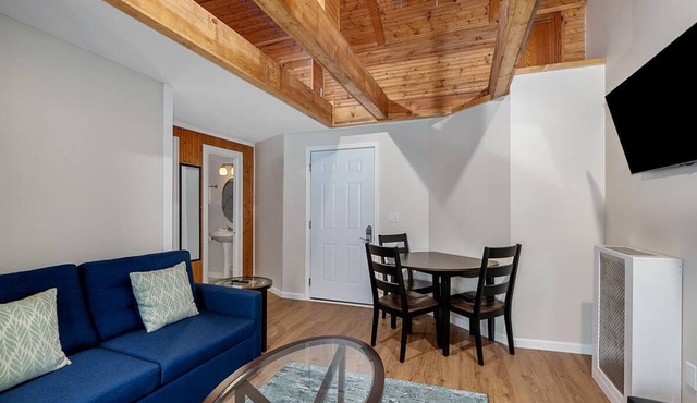 Cozy Nook apt in Heart of Saugatuck, walk anywhere