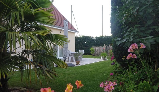 Cozy Retreat 10 min from Le Mans: Private Garden, BBQ, Tennis Nearby