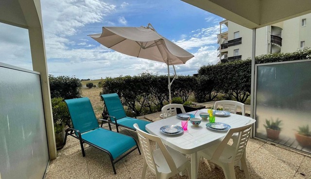 Cozy Studio with Terrace, Near Beach, Golf Area, Sleeps 4, St-Jean-de-Monts