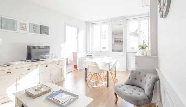 Cozy T2 Apartment at Vieux Port - Central, Bright, and Fully Equipped