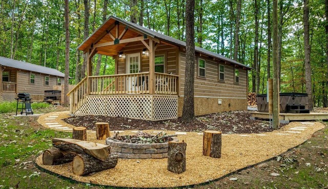 Cozy Woodland Cabin Escape for Families, Friends & Retreats in Mentone, Alabama