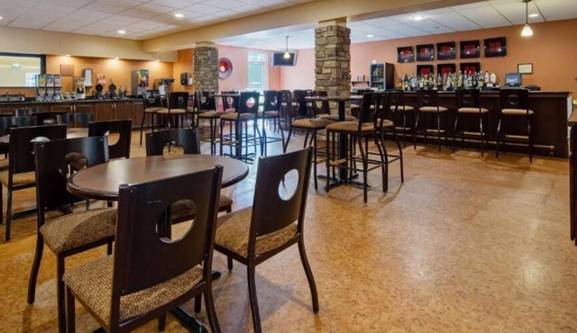 Crandon Inn and Suites