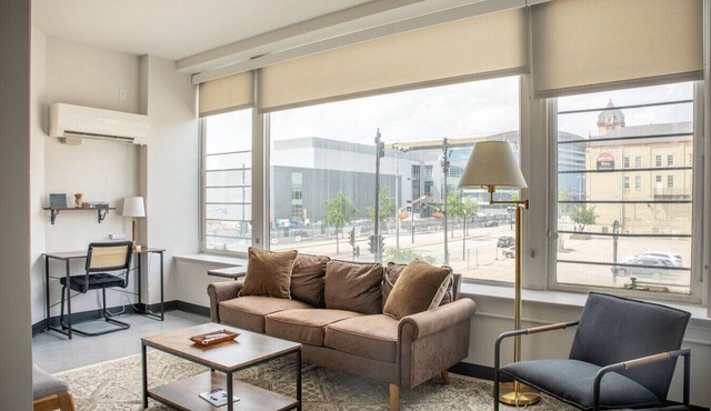 Deer District Studio Apt - One Block from Fiserv and Baird