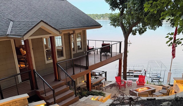 Delavan Lakefront Escape with Hot Tub