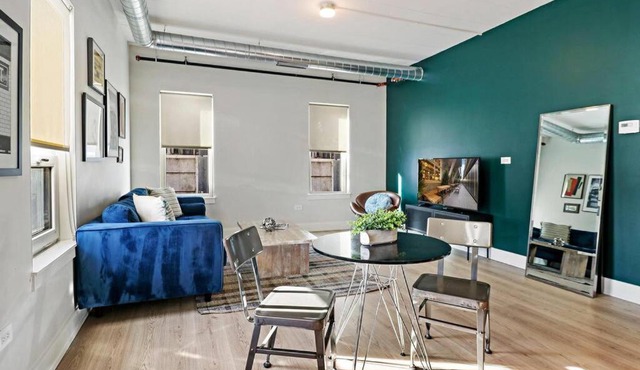 Delightful 1BR & 1BA Apartment in Belmont - Belmont 202