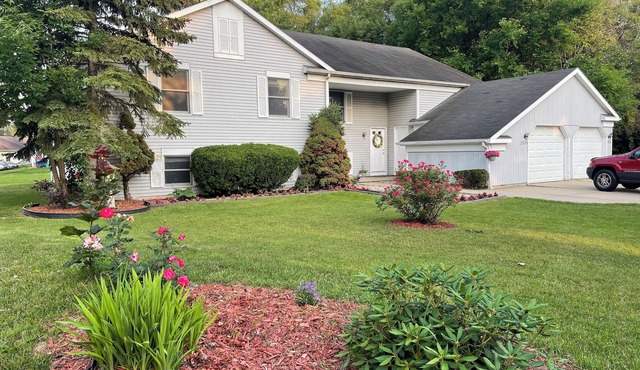Delightful 3-bedroom Home, sleeps 8, in a Quiet neighborhood, Free Breakfast