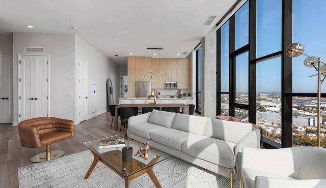 Deluxe River West PH for Unforgettable Memories