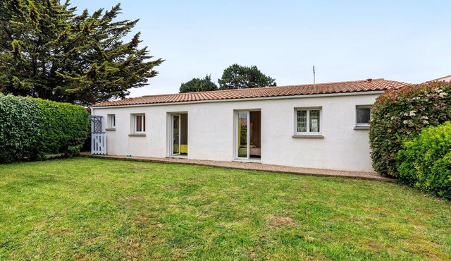 Double Gîte 3 and 4 with Private Terraces and Wi-Fi