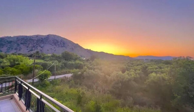 Double room with balcony and mountain view