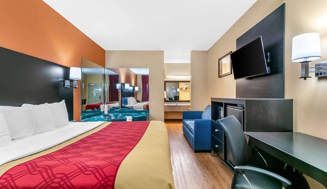 Econo Lodge Northport near University