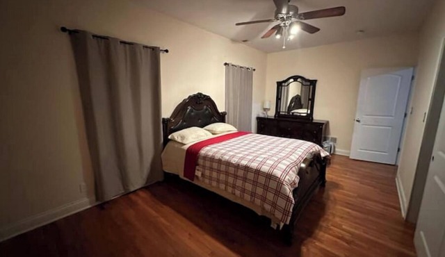Elegant Getaway near Oakbrook Mall 20 min dtwn CHInn