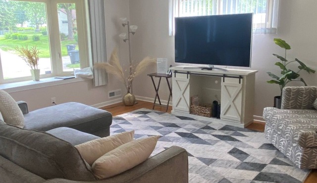 Enjoyable 4-bedroom house in Greenfield, WI