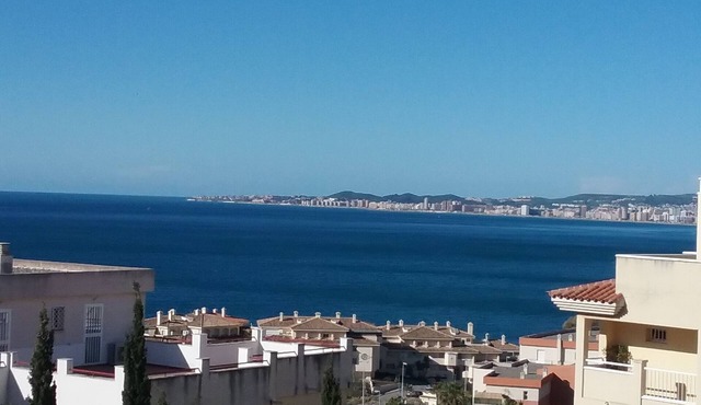 Exceptional sea and mountain views, close to the beach!