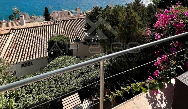 Exclusive Alhambra Chalet Bay Views