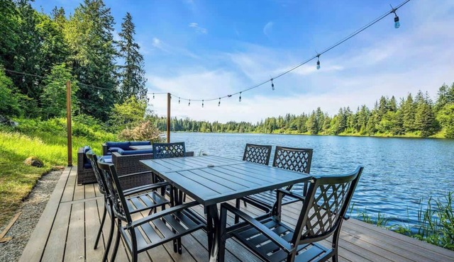 Exclusive Lakefront For 10 with Sauna, Kayaks