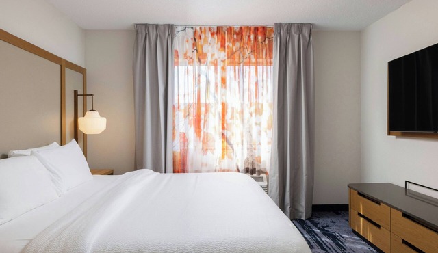 Fairfield Inn & Suites by Marriott® Grand Rapids Airport
