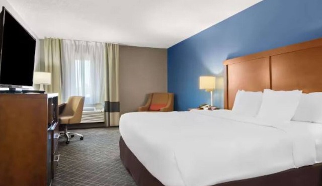 Family-Friendly Joliet Stay—Close to Speedway, Mall, and Rialto Theatre