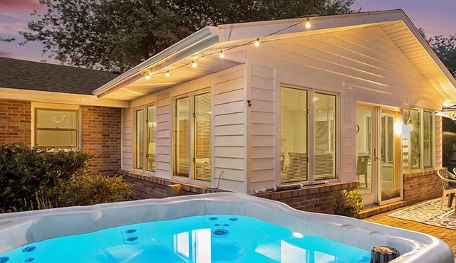 Family Fun House: Hot Tub*Ping Pong*Nintendo*Fire