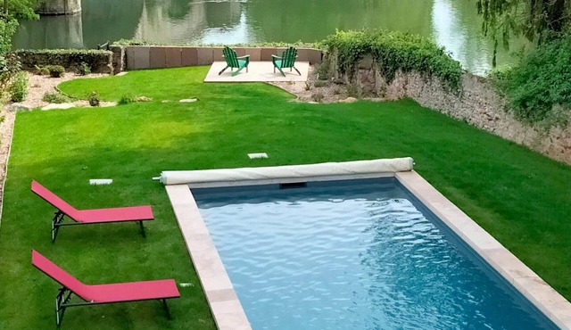 Family Retreat: Heated Pool, Garden, Near Zoo & Le Mans Circuit