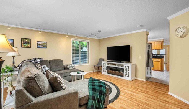 Fantastic Single Level Ranch Layout, Fenced Backyard w/Large Deck, New Decor and Furnishing