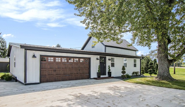 Farmhouse On 4