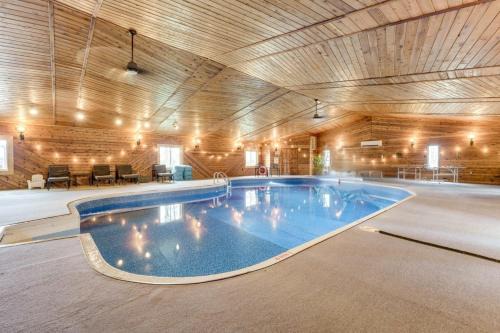 Featured on TV! Epic Indoor Pool Sleeps 24