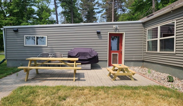 Foghorn Bay Getaway Relax and play at this private 4 BR/2BA, 1.5-acre property!