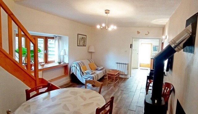 Former Wine Cellar, leisure area with pool