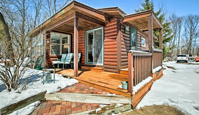 Fort Atkinson Cottage on Lake Koshkonong w/Deck!