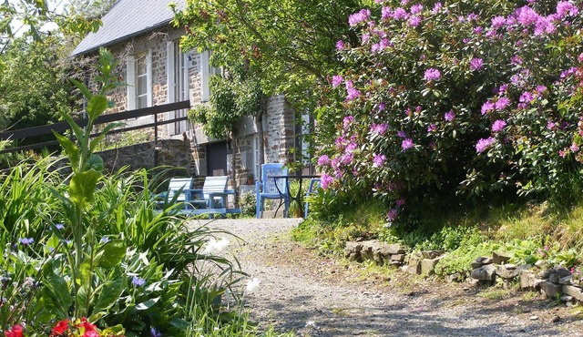 A Farmhouse Gite Surrounded By Apple Orchards And Attractive Garden in Saint-Quentin-Les-Chardonnets